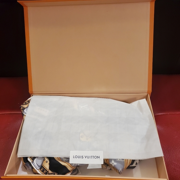 Authentic New In Box Louis Vuitton Scarf M7645 Let's Go Noir - Picture 5 of 6